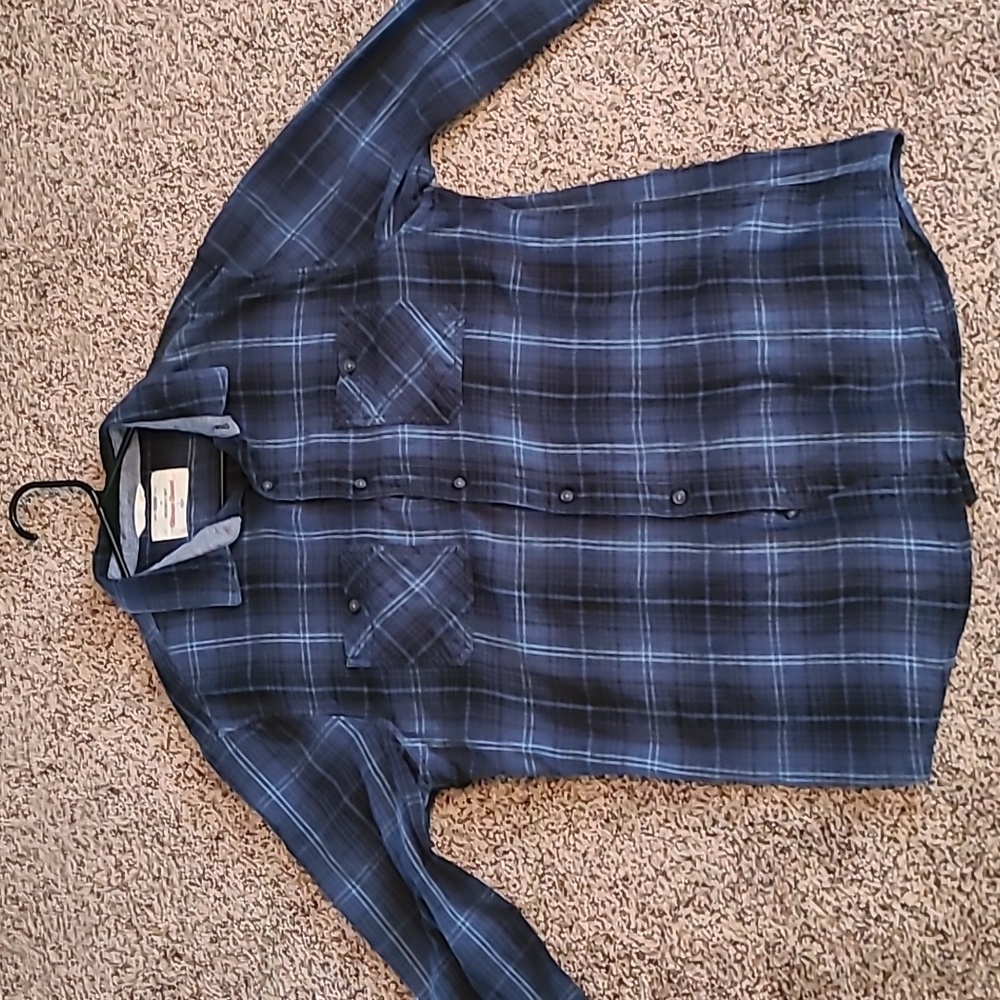 Urban Pipeline Men's 100% cotton Navy Plaid Button down